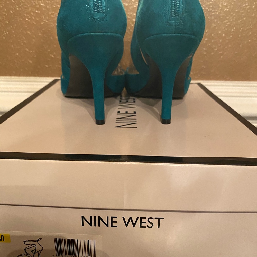 Nine West - Picture 4 of 4
